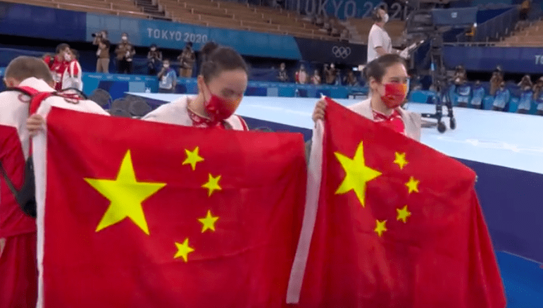 0.9分險(xiǎn)勝！中國(guó)包攬金銀牌再升兩面五星紅旗，日本美國(guó)無(wú)緣銅牌